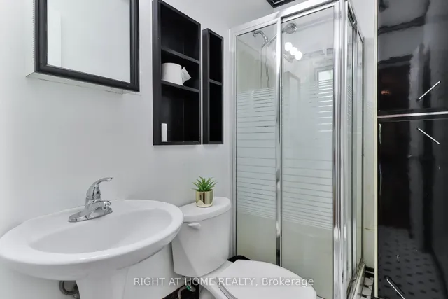 Additional image 25 of 948 Runnymede Rd