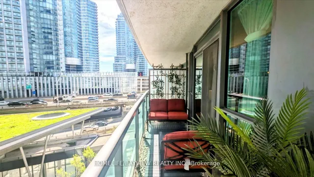 Additional image 19 of 19 Grand Trunk Cres Unit 708