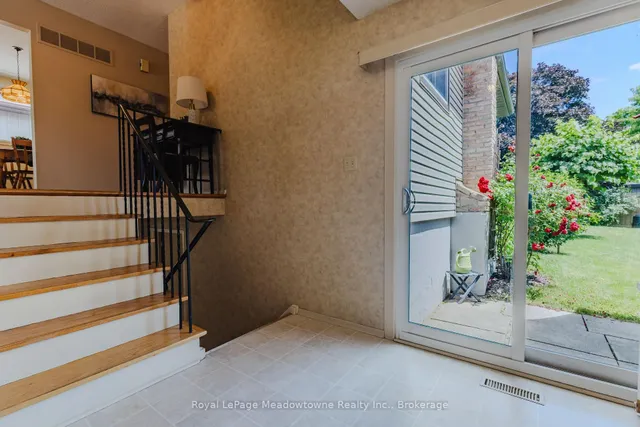 Additional image 8 of 840 Cedarbrae Ave