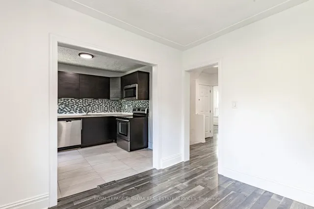 Additional image 27 of 22 Myrtle Ave