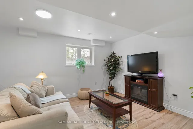 Additional image 32 of 216 Ruhl Dr