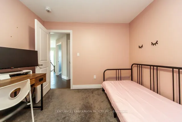 Additional image 39 of 70 Prairie Creek Cres