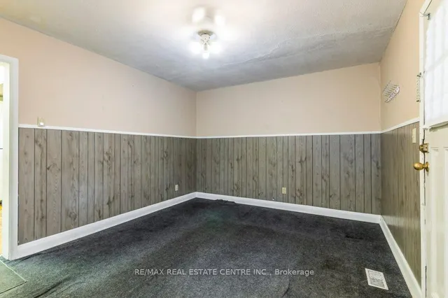 Additional image 22 of 215-217 Queen St