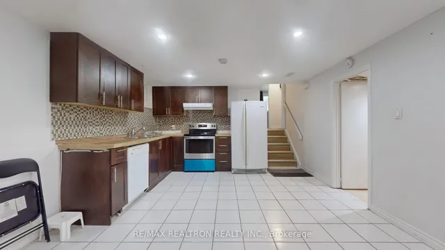 Additional image 25 of 16 Flavian Cres