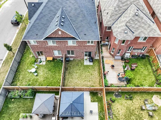 Additional image 36 of 564 Bessborough Dr