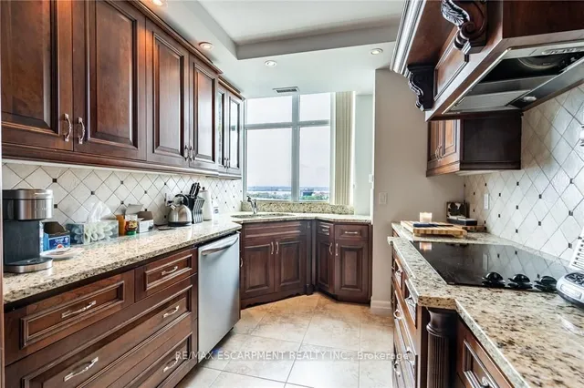 Additional image 15 of 360 Pearl St Unit 1303