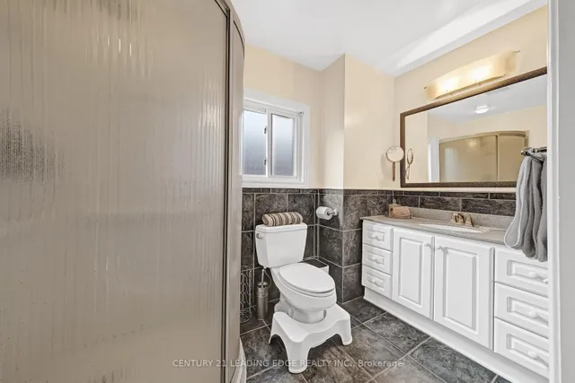 Additional image 26 of 215 Wexford Ave