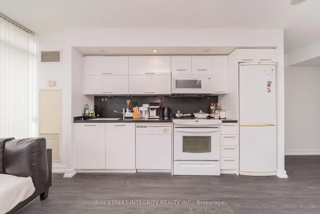 Additional image 10 of 25 Capreol Crt Unit 1103