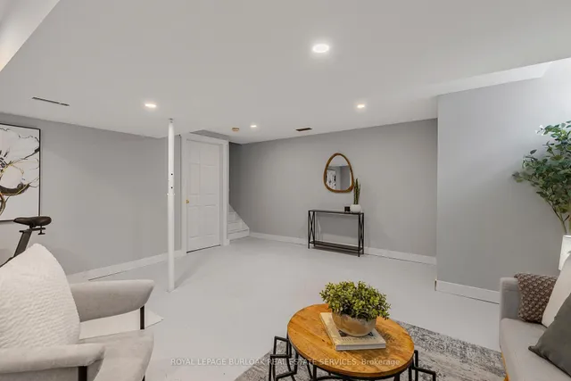 Additional image 27 of 130 Robert St Unit 32