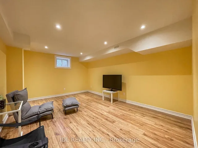 Additional image 39 of 126 Weir Cres