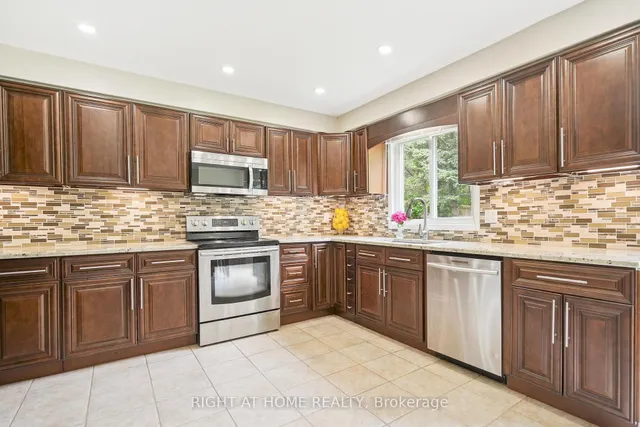 Additional image 8 of 309 Amberly Blvd