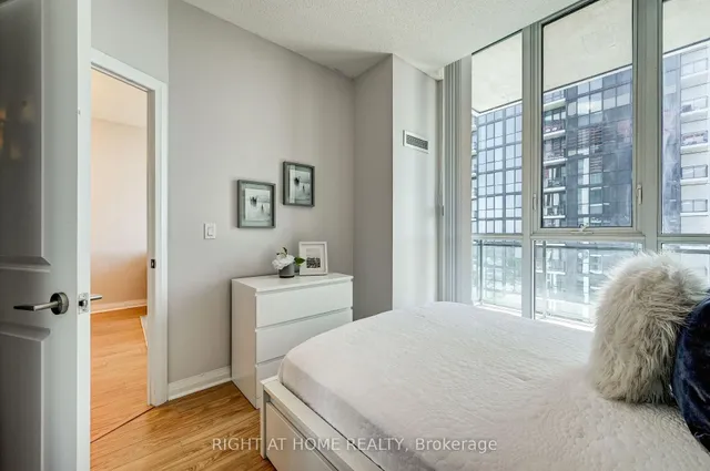 Additional image 26 of 55 Eglinton Ave Unit 2001