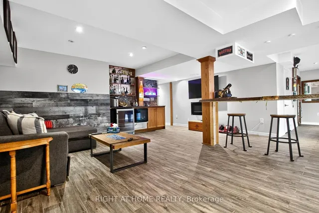 Additional image 31 of 18 Rolling Lane