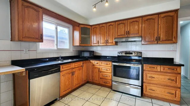 Additional image 6 of 16 Songwood Dr