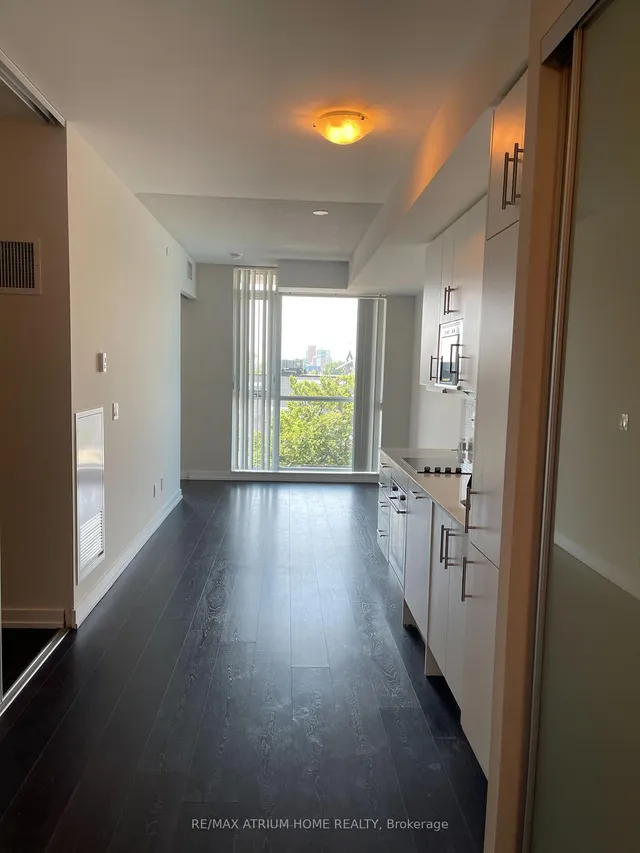 Additional image 8 of 297 College St Unit 618