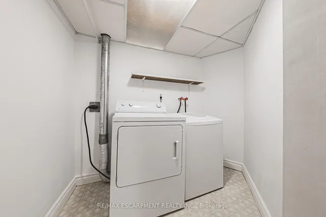 Additional image 32 of 972 Kingsway Dr