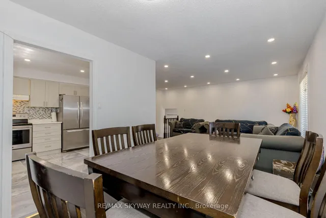 Additional image 16 of 3285 Lansdown Dr