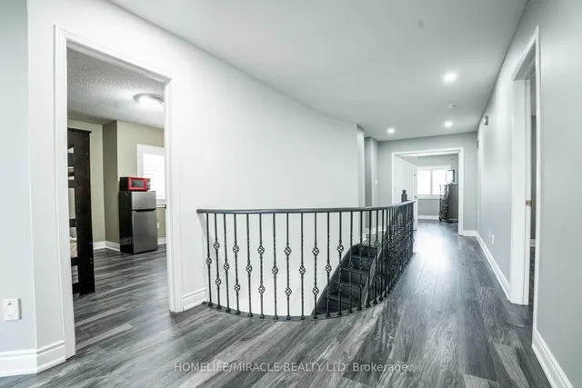 Additional image 32 of 16 Signet Crt