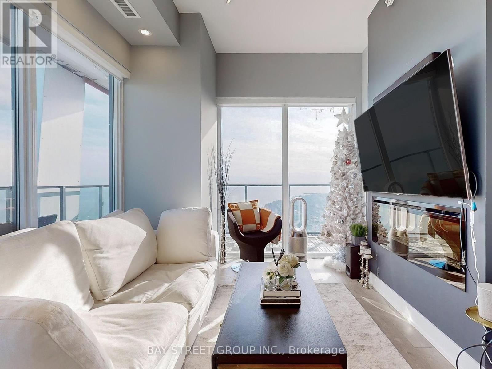 Property image for LPH07A - 30 SHORE BREEZE DRIVE|Toronto (Mimico), Ontario M8V1A1