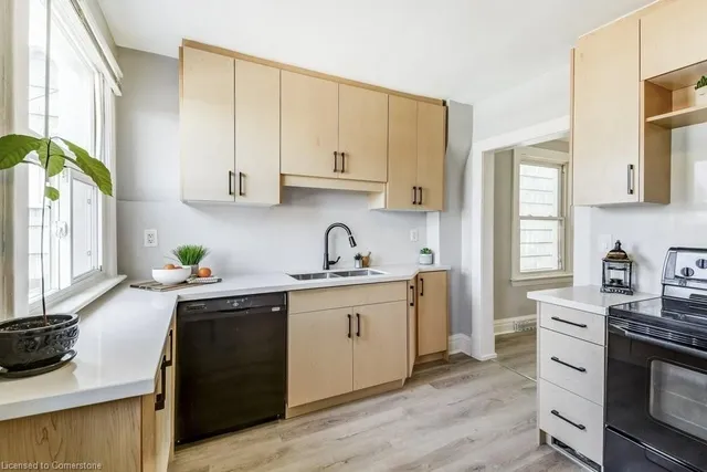 Additional image 19 of 1039 1/2 Cannon St