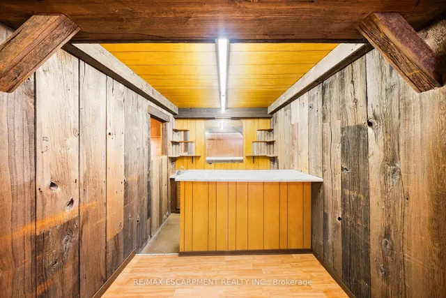 Additional image 35 of 1065 Franconia Dr