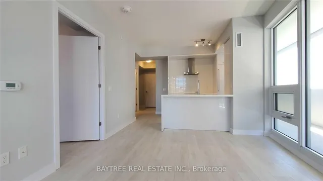 Additional image 3 of 2221 Yonge St Unit 809