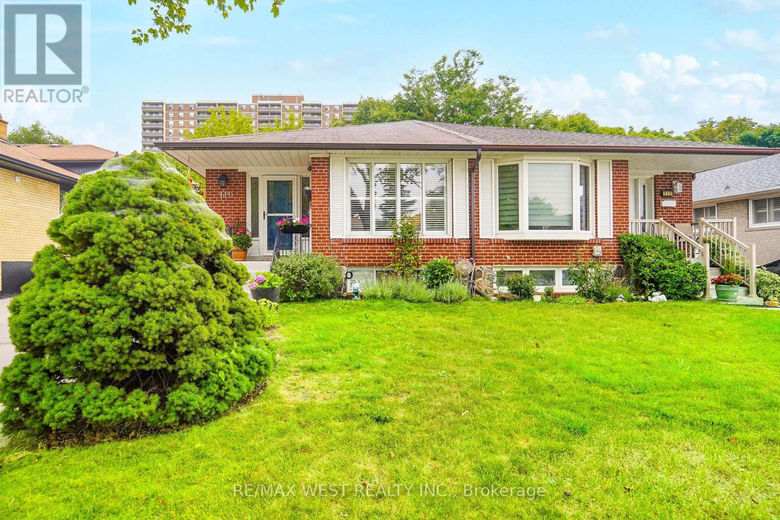 110 WARESIDE ROAD|Toronto (Etobicoke West Mall), Ontario M9C3B6