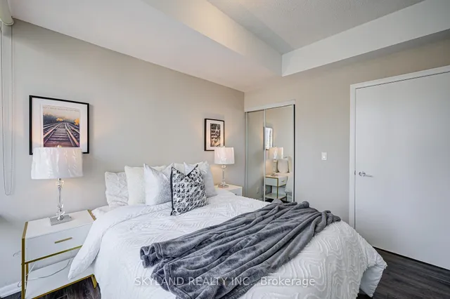 Additional image 16 of 832 Bay St Unit 805