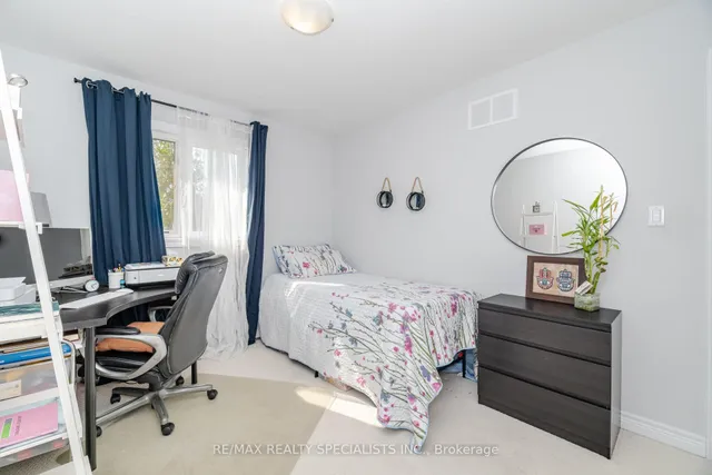 Additional image 32 of 90 Raymond Rd Unit 6