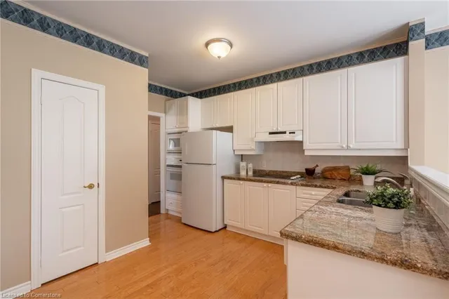 Additional image 10 of 281 Silverbirch Blvd Unit 19