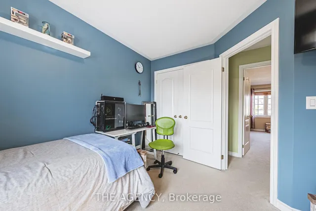 Additional image 25 of 636 Serafini Cres