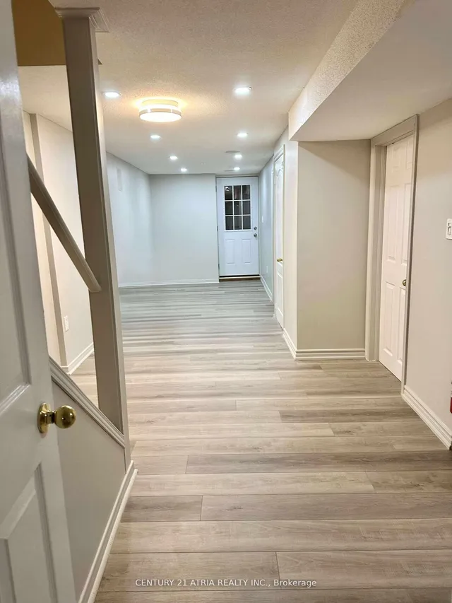 Additional image 20 of 6083 Rowers Cres