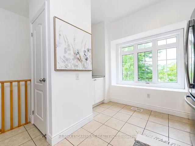 Additional image 8 of 5080 Fairview St Unit 15