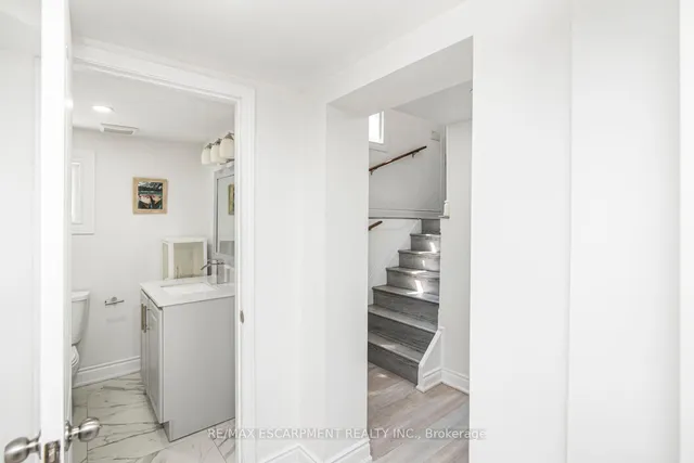 Additional image 32 of 140 East 35th St