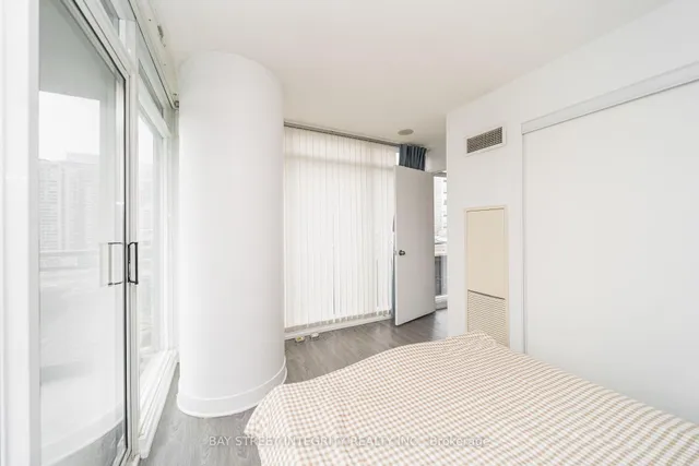 Additional image 21 of 25 Capreol Crt Unit 1103