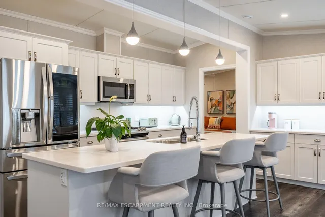 Additional image 17 of 4449 MILBUROUGH Line Unit 8 Poplar