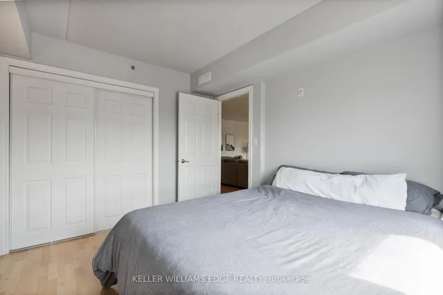 Additional image 16 of 4450 Fairview St Unit 304