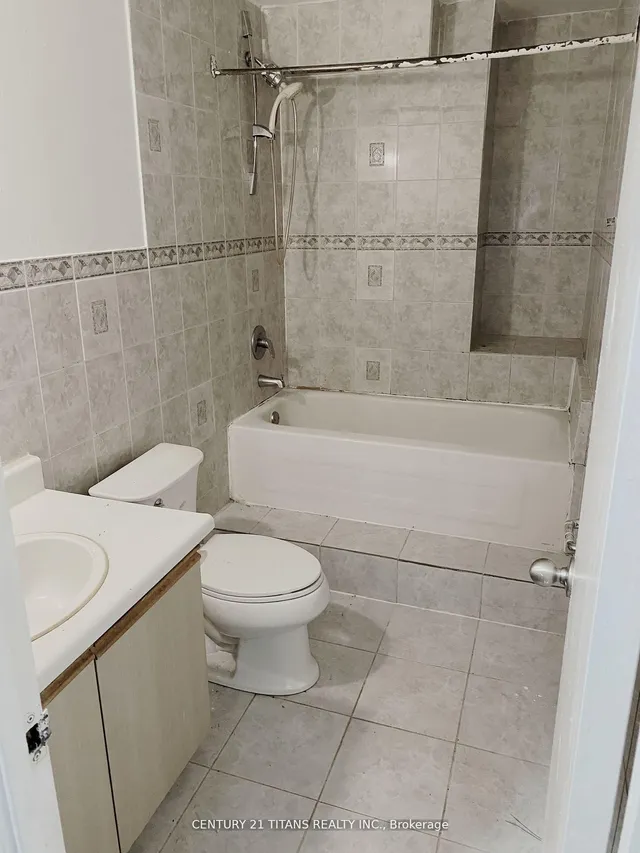 Additional image 7 of 4064 Lawrence Ave Unit 210