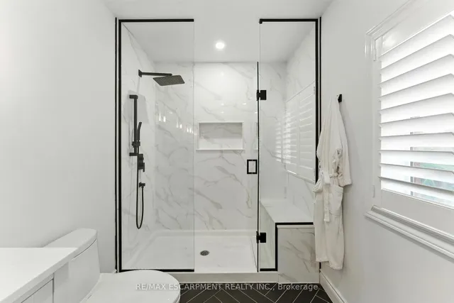 Additional image 18 of 2484 Whitehorn Dr