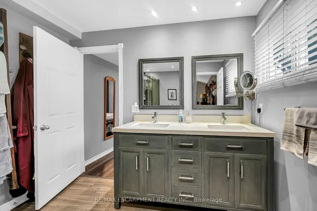 Additional image 16 of 321 East 12th St