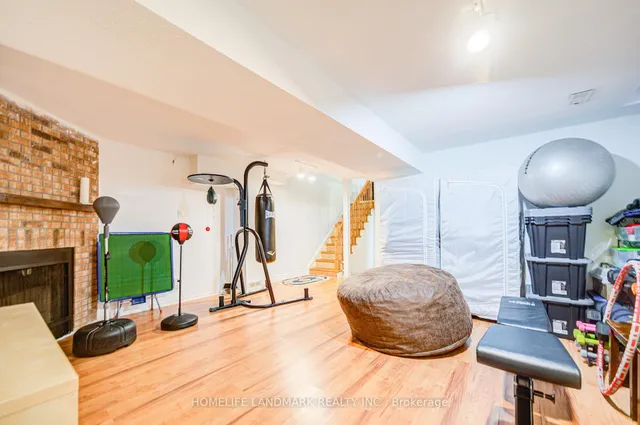 Additional image 36 of 177 Roxanne Cres