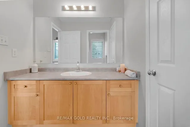 Additional image 29 of 6 Farad Crt