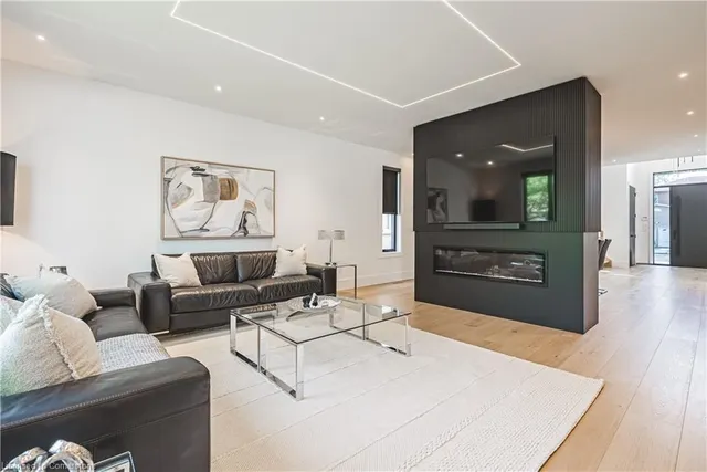 Additional image 11 of 135 Eleanor Ave