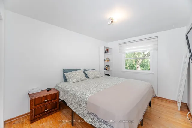 Additional image 25 of 32 Farmington Dr