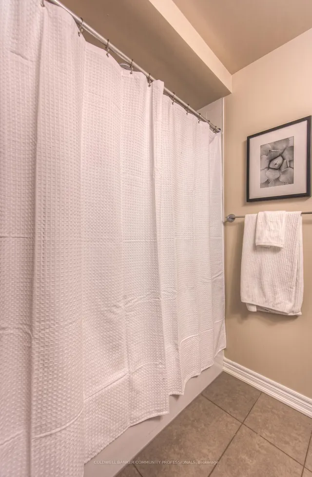 Additional image 29 of 215 Dundas St Unit 38