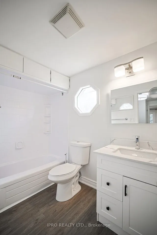 Additional image 12 of 38 Roehampton Cres