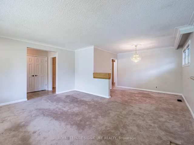 Additional image 5 of 125 Decarie Circ