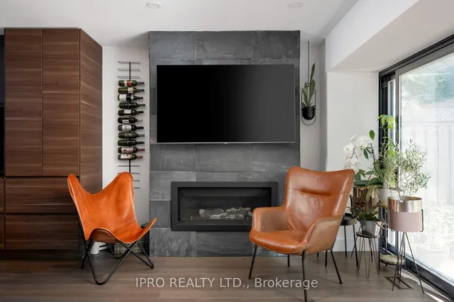 Additional image 23 of 127 Barker Ave