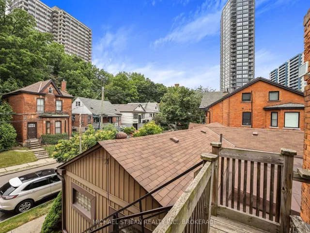 Additional image 32 of 21 Foster St