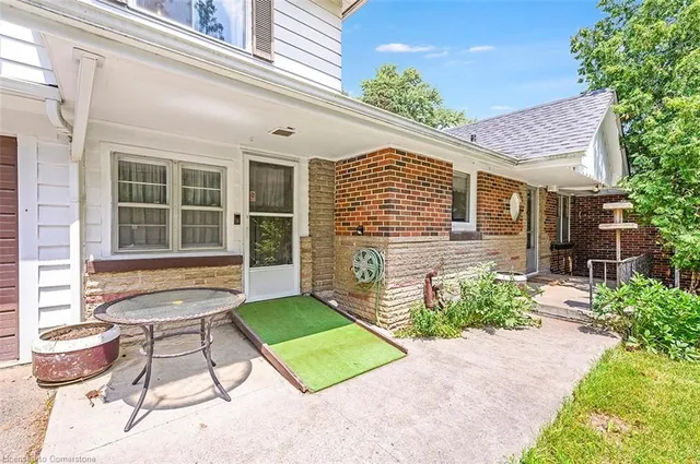 Additional image 11 of 18 Sullivan's Lane